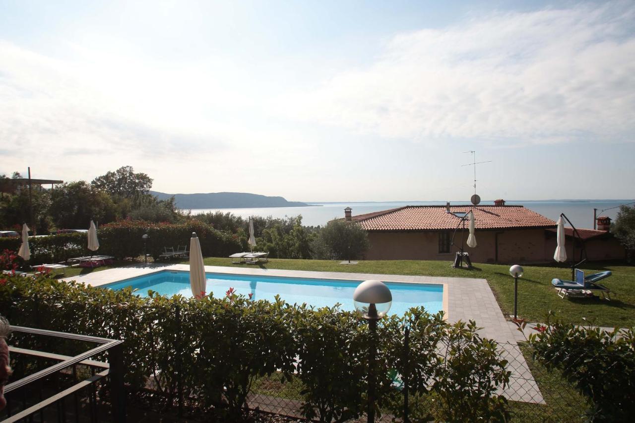 Panorama Lake View, Pool & Garden, 2 Bathrooms, Kingsize & Single-Beds, Fast Internet ตอสโกลาโน มาแดร์โน ภายนอก รูปภาพ
